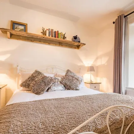 3 Bed In Gosforth Sz064 *